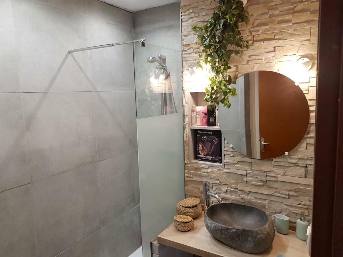 Au Petit Thai - T2 Avec Balcon - Montpellier Centre Apartment Ngoại thất bức ảnh